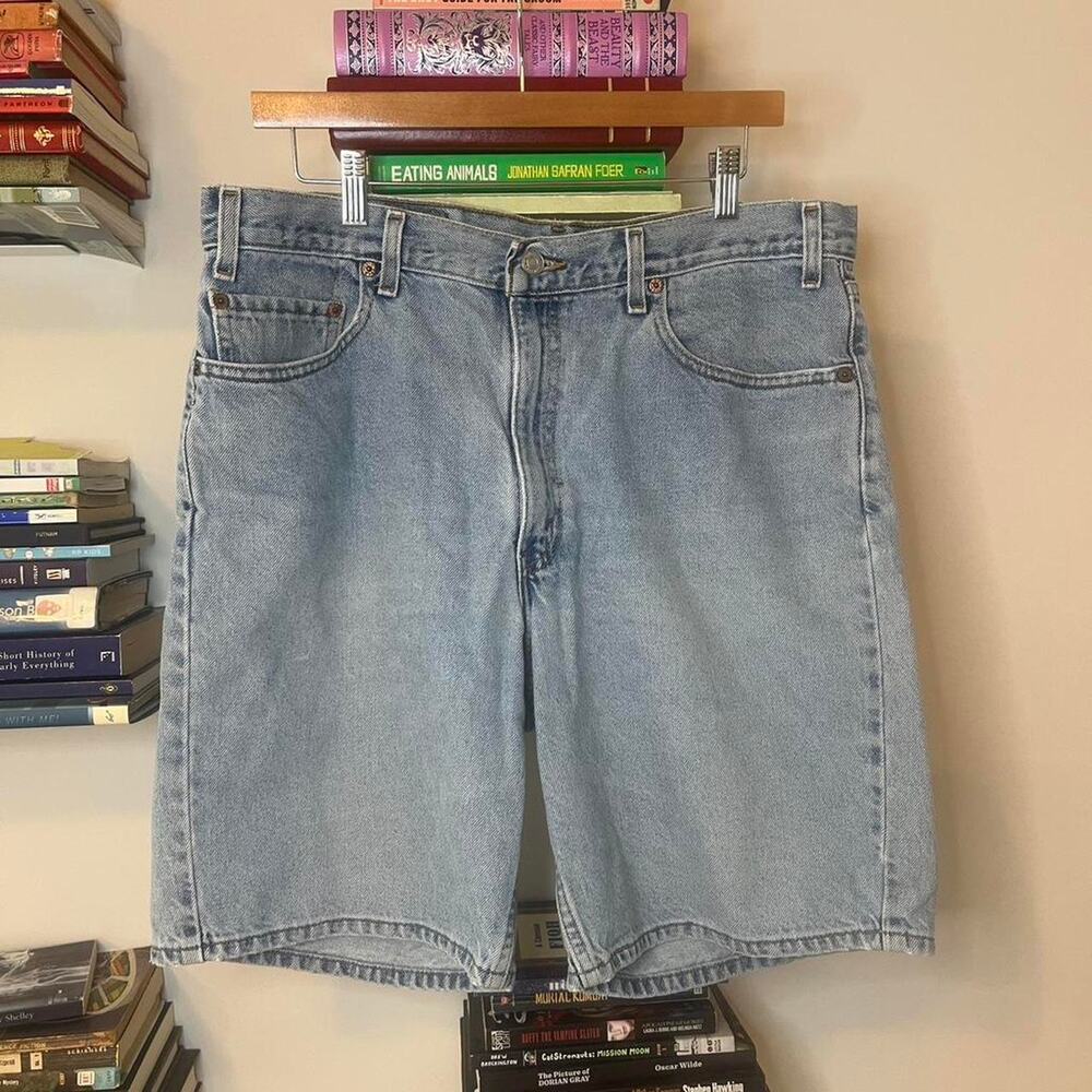 Early Y2K Levi’s Relaxed Fit High Waisted Dad Shorts  36” waist